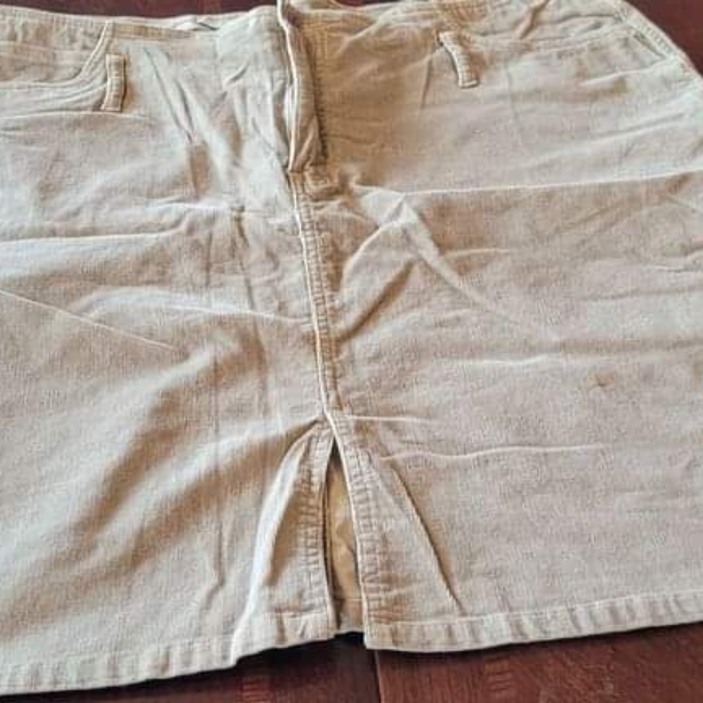 Wild Z Brown Skirt Order and get a free piece of jewelry